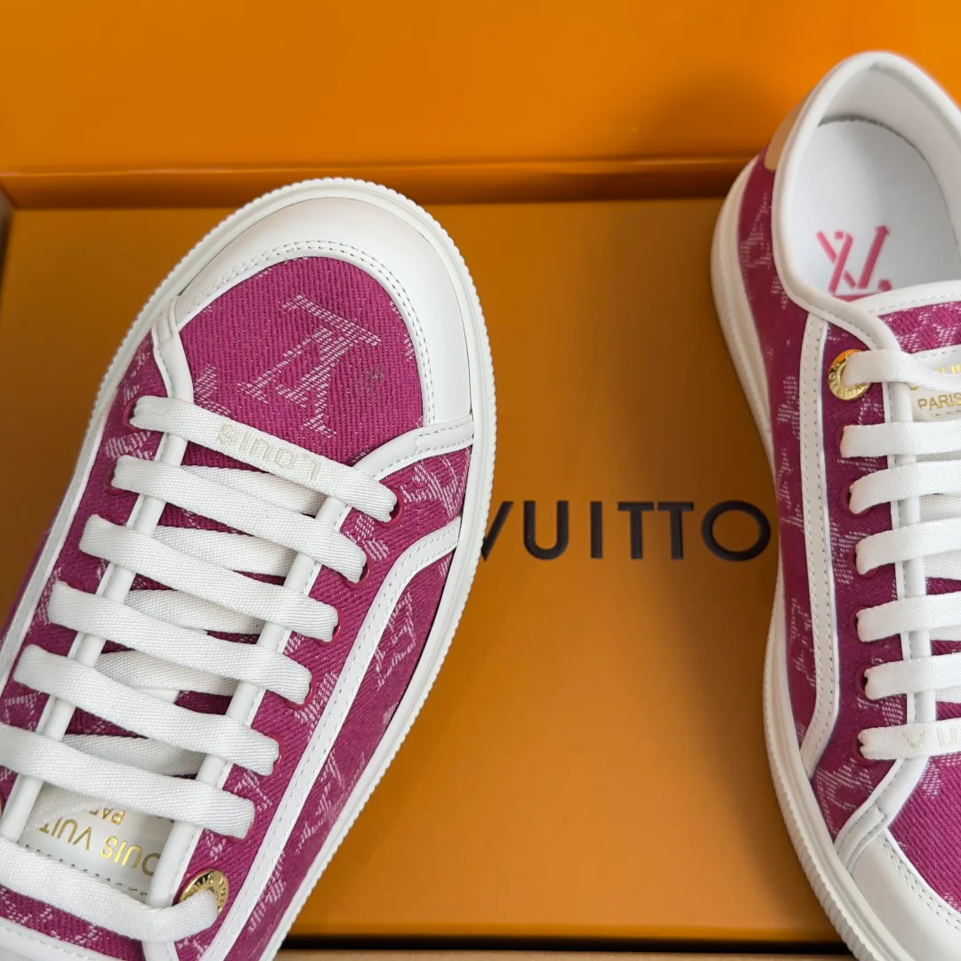 Women's Sneakers LOUIS VUITTON 17950713