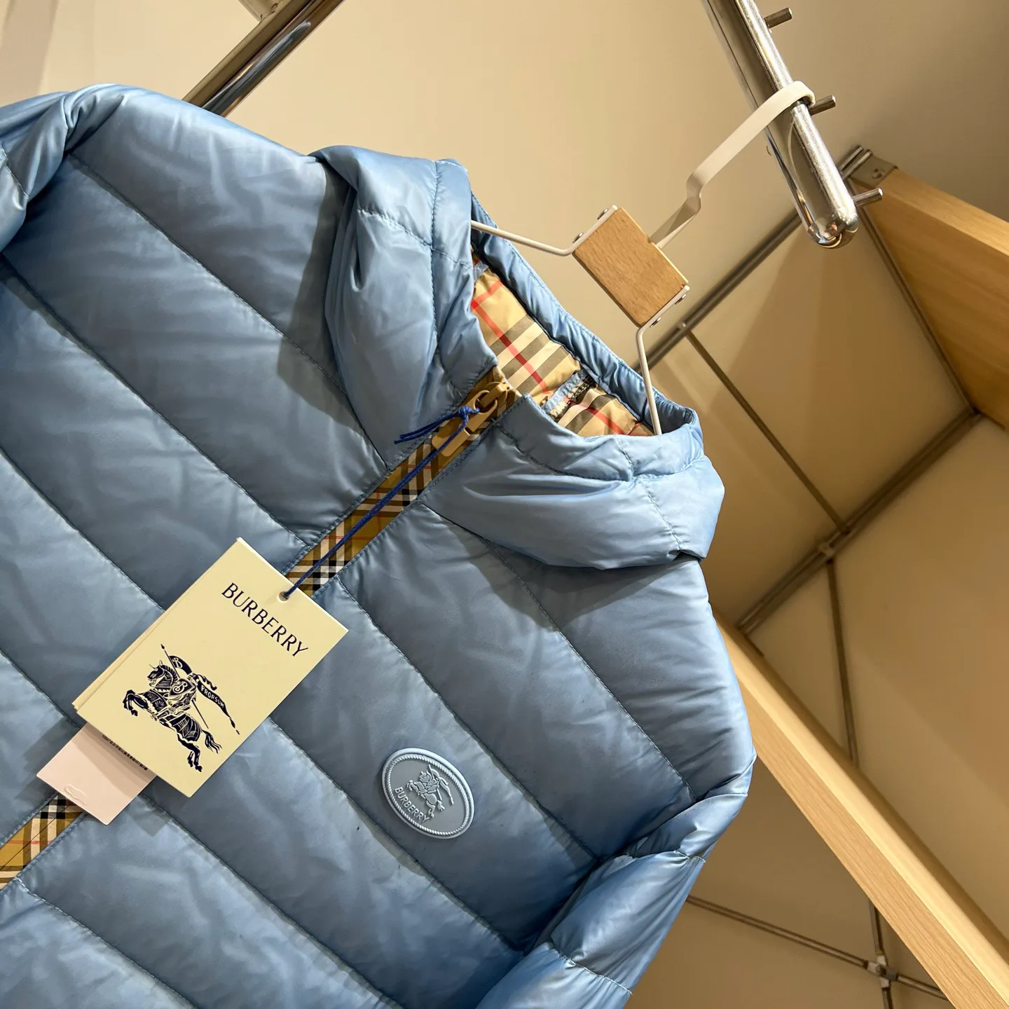 Women's Jackets And Down Jackets BURBERRY 18110900