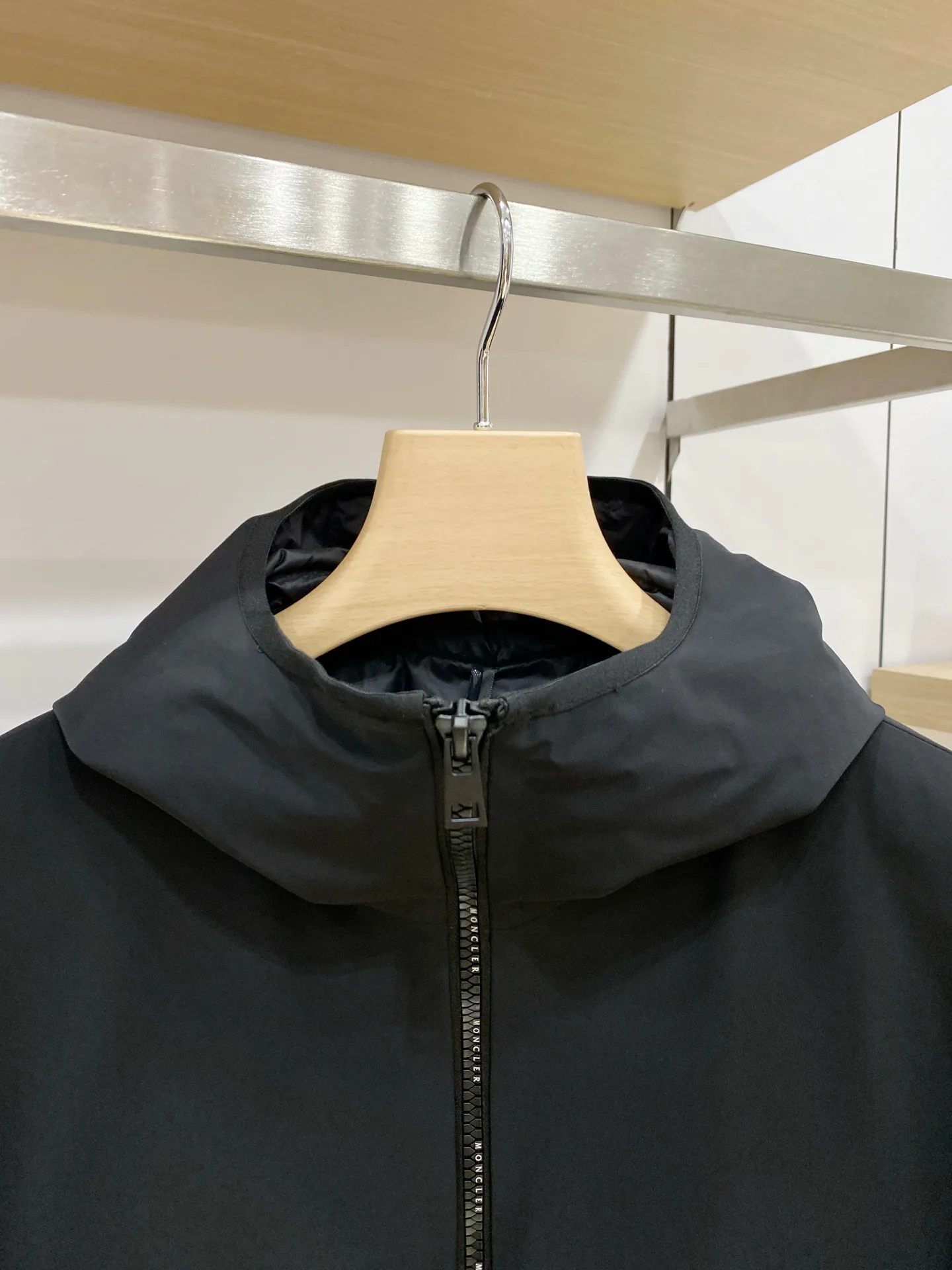 Men's Jackets And Down Jackets MONCLER 18374651