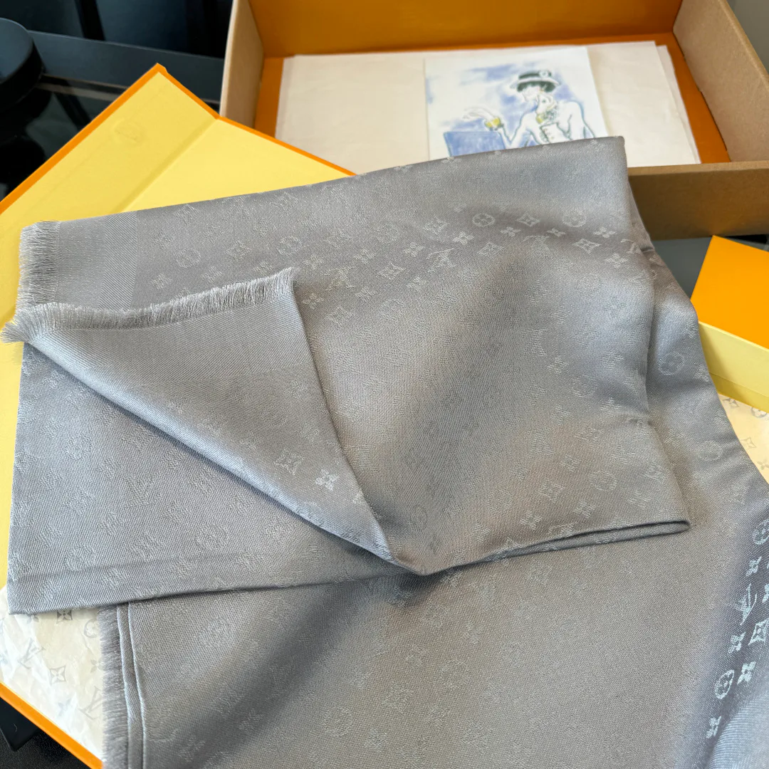 Scarves LOUIS VUITTON 17827482