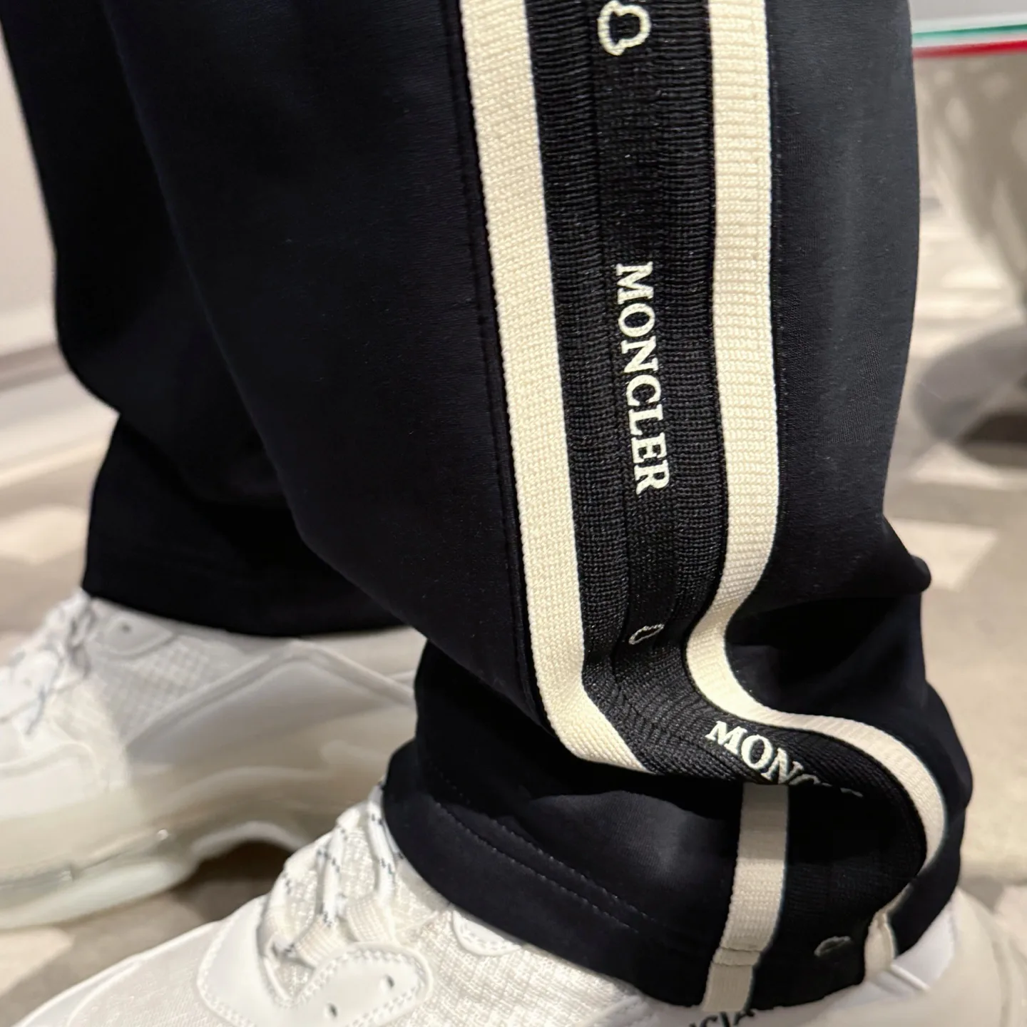 Men's Trousers MONCLER 18499668