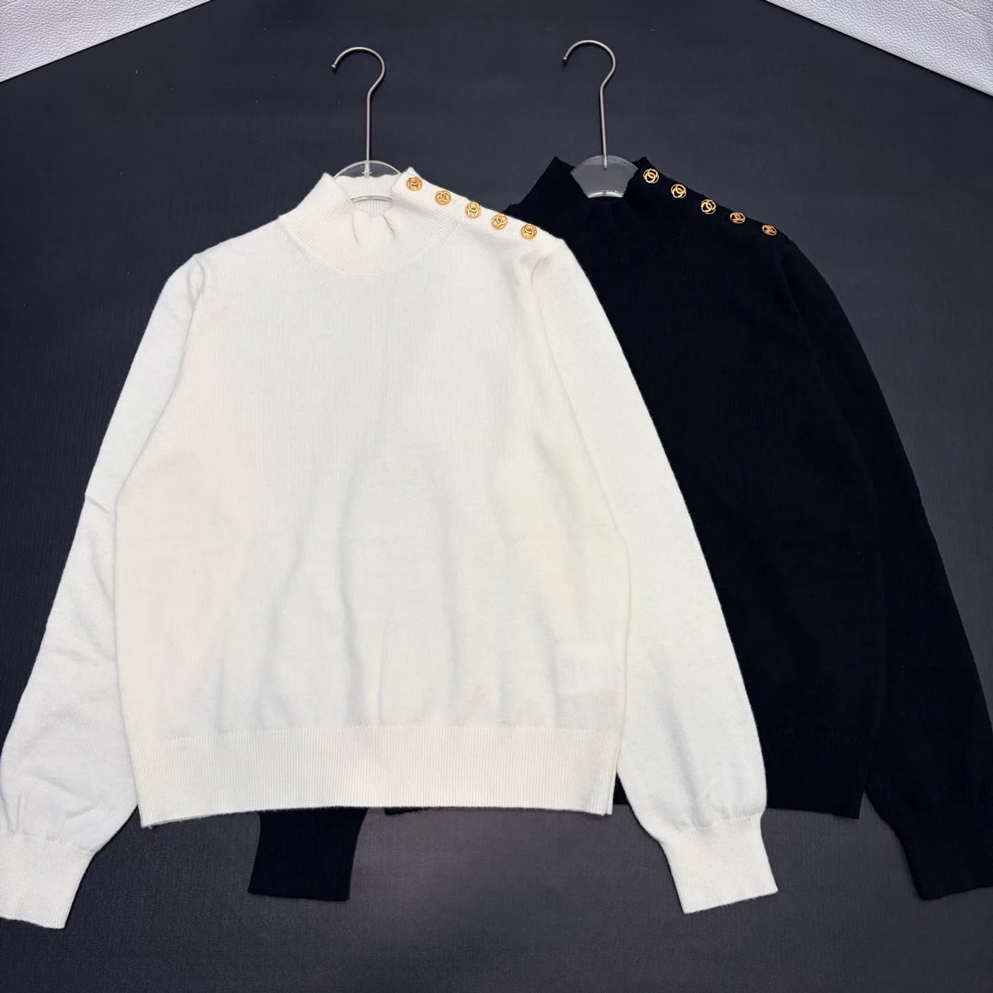 Women's Jumpers And Sweaters CHANEL 18138562
