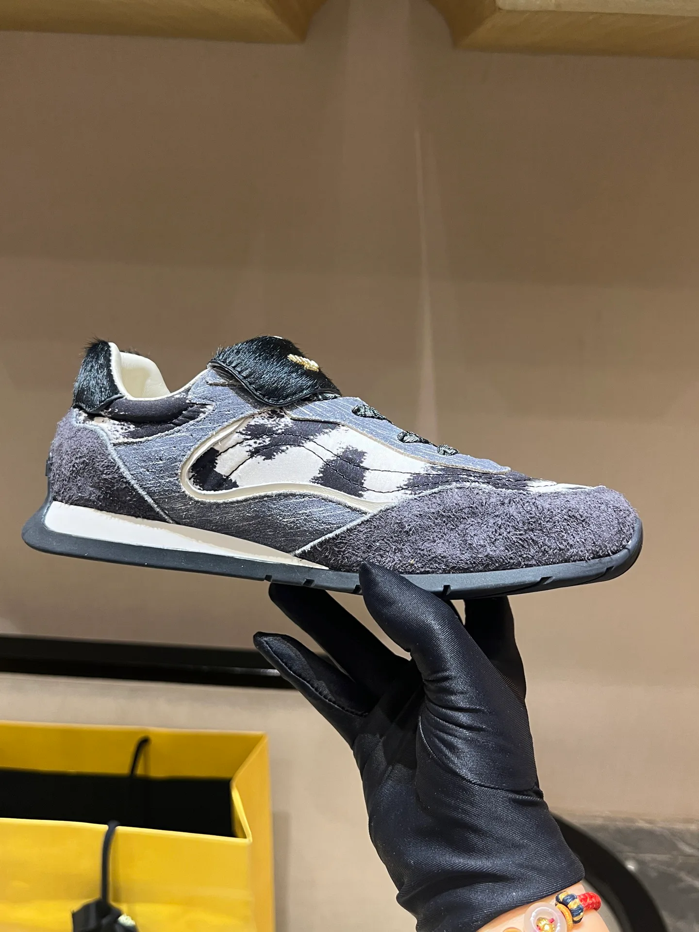 Women's Sneakers FENDI 18020739