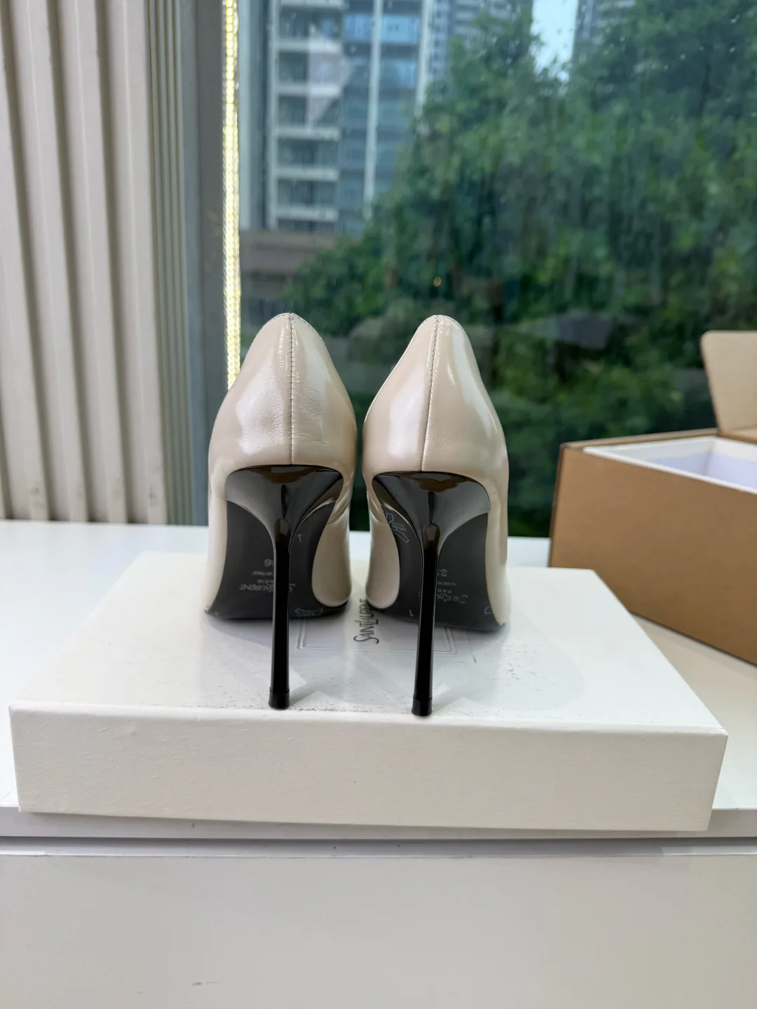 Women's Heels SAINT LAURENT 18104140