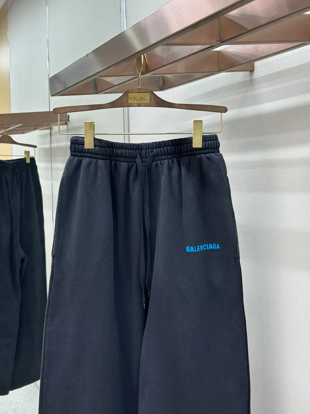 Men's Trousers BALENCIAGA 18179314