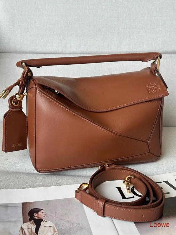 Women's Classic Handbags LOEWE 18434828