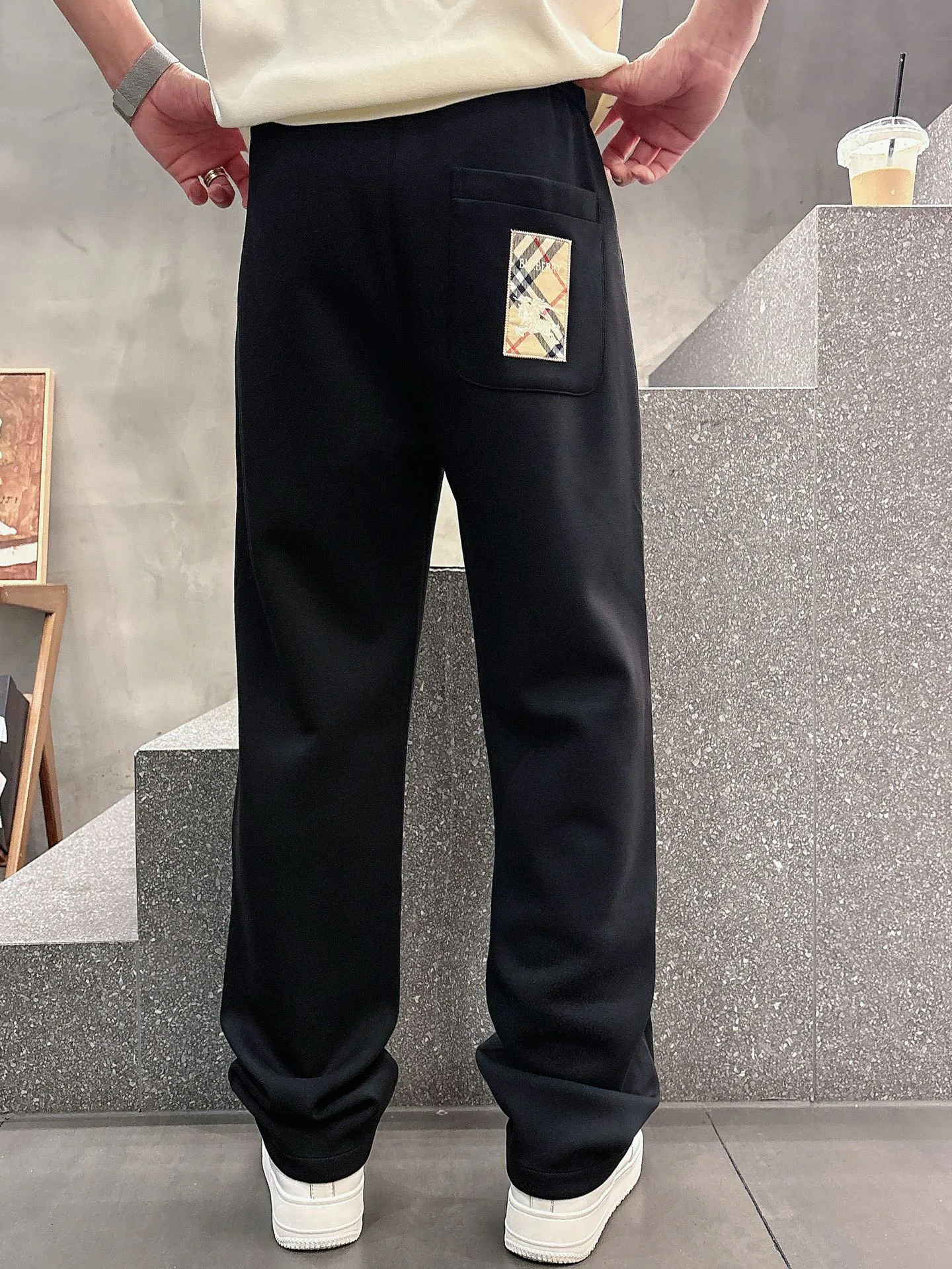 Men's Trousers BURBERRY 18399243