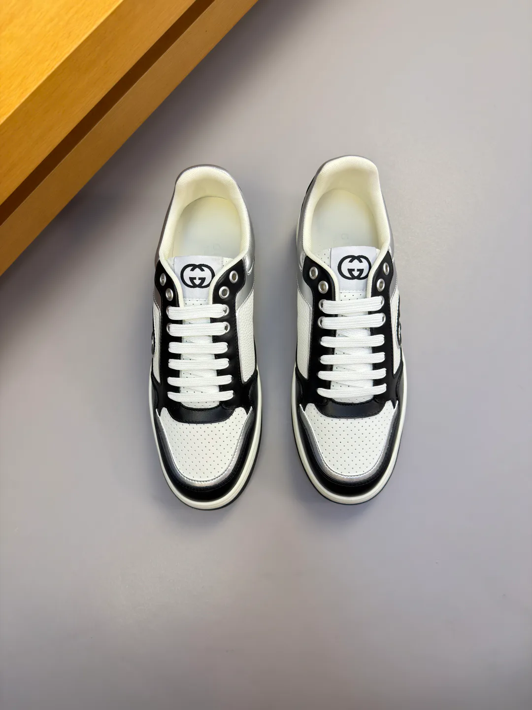 Men's Sneakers GUCCI 18142463