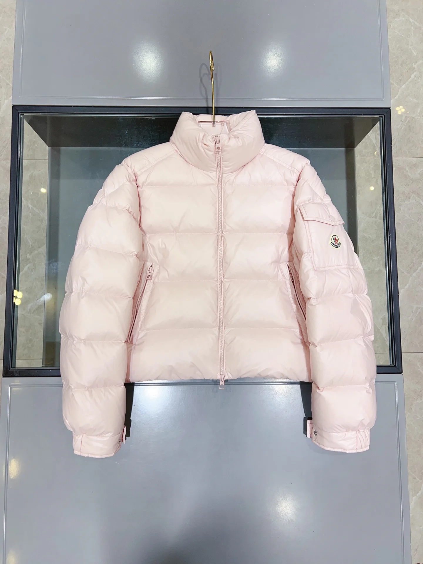 Women's Jackets And Down Jackets MONCLER 18368423