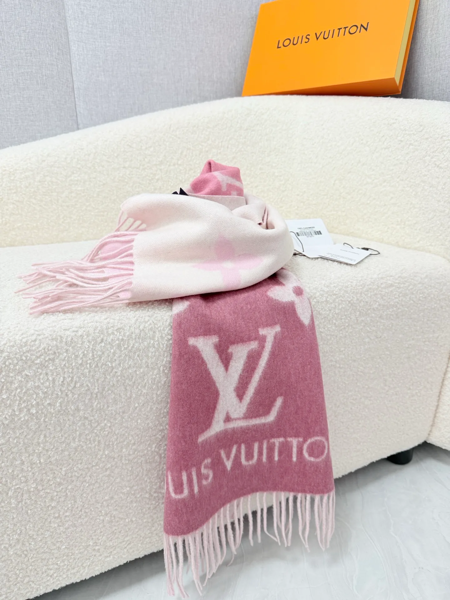 Scarves LOUIS VUITTON 18322328