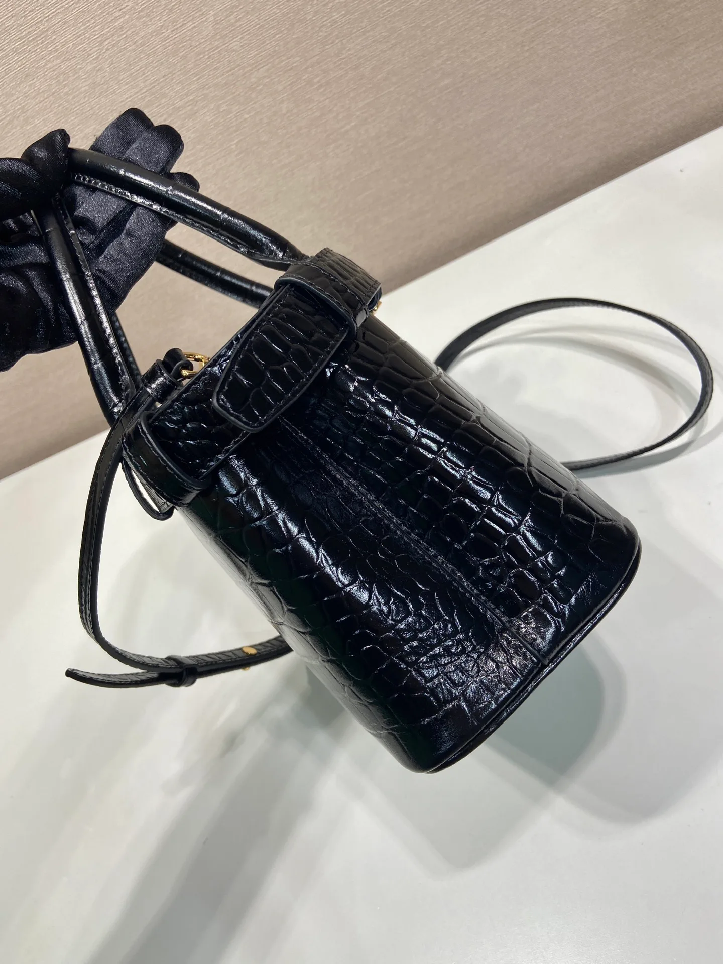 Классические Сумки Женские Prada 18640298