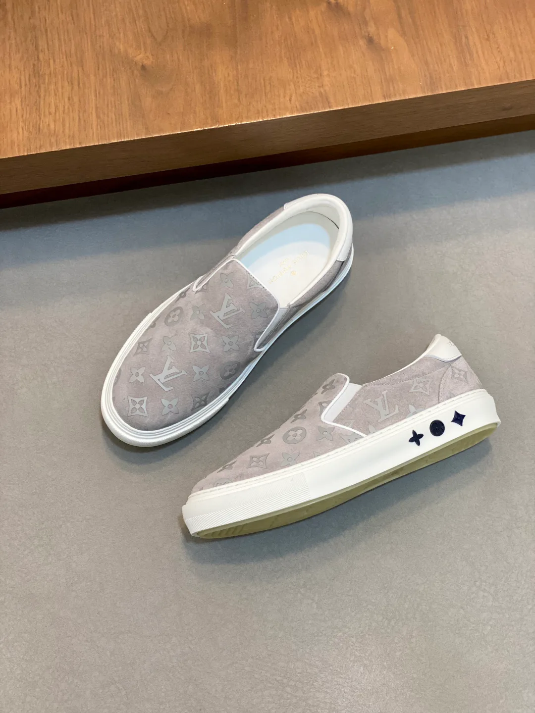 Men's Sneakers LOUIS VUITTON 17934199
