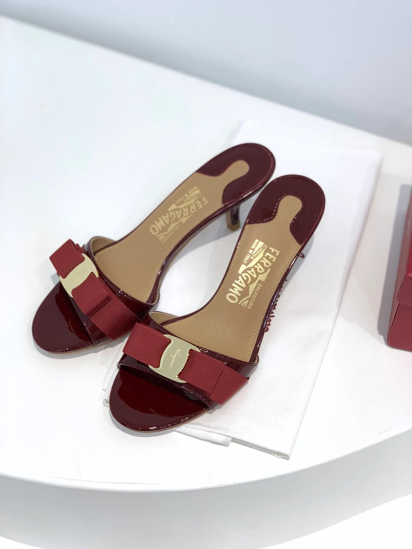 Women's Open-Toe Sandals SALVATORE FERRAGAMO 17642544