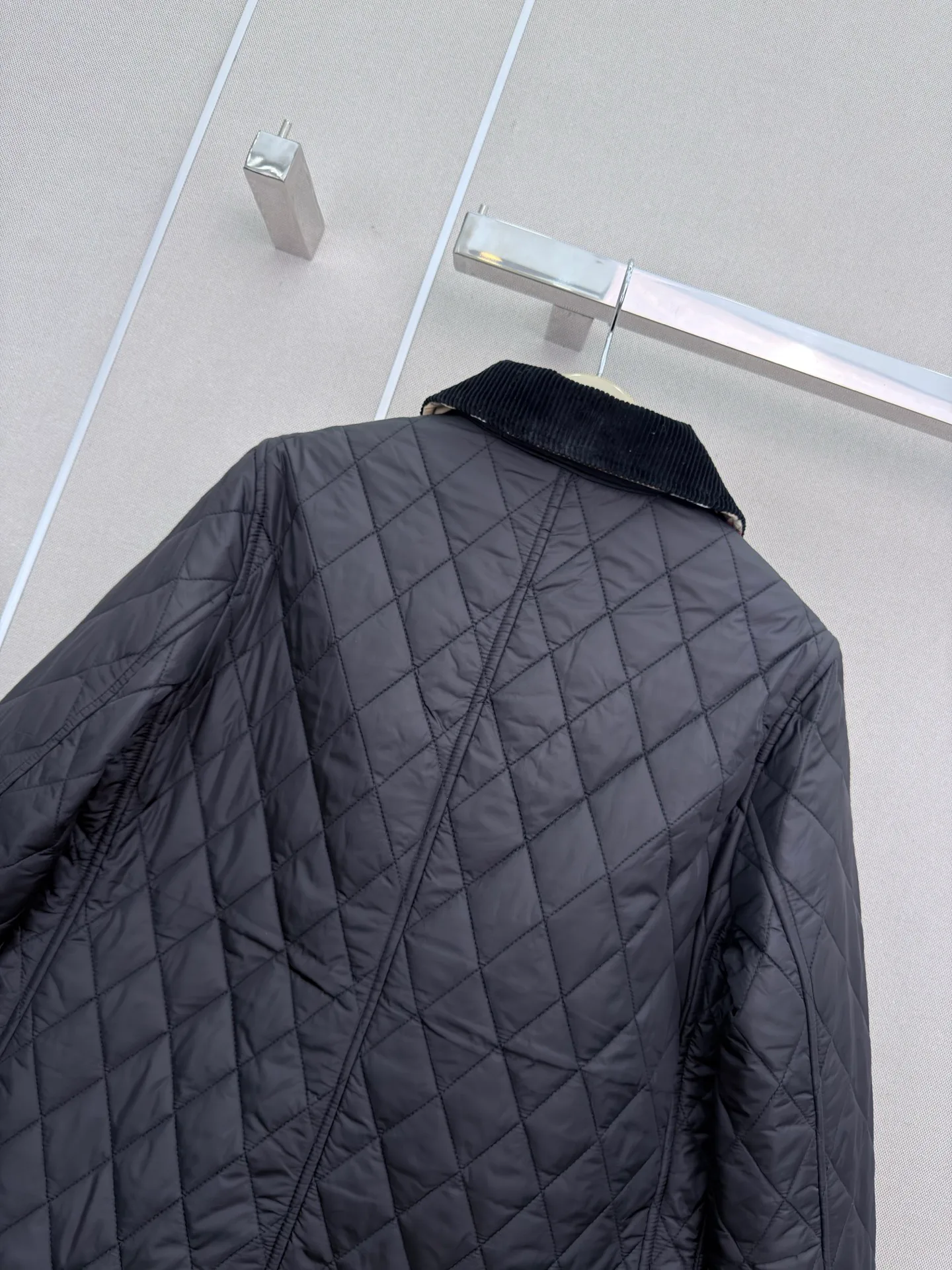 Women's Jackets And Down Jackets BURBERRY 17855336