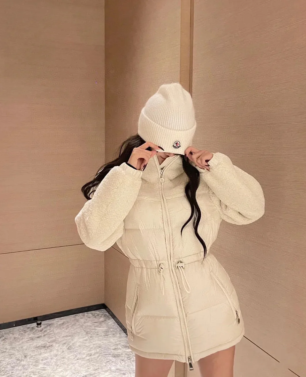 Women's Jackets And Down Jackets MONCLER 18415677