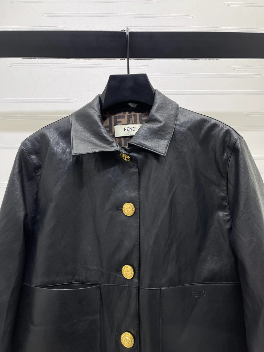 Women's Leather Jackets And Sheepskin Coats FENDI 18437134