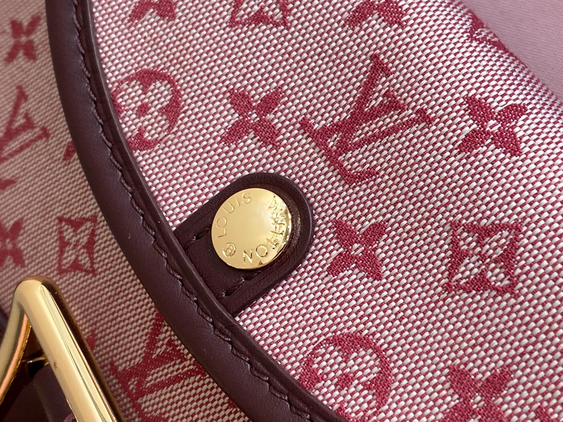 Women's Classic Handbags LOUIS VUITTON 17838907