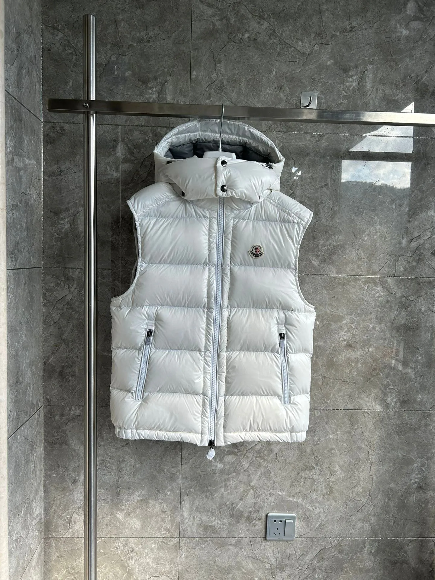 Women's Vests MONCLER 17942205