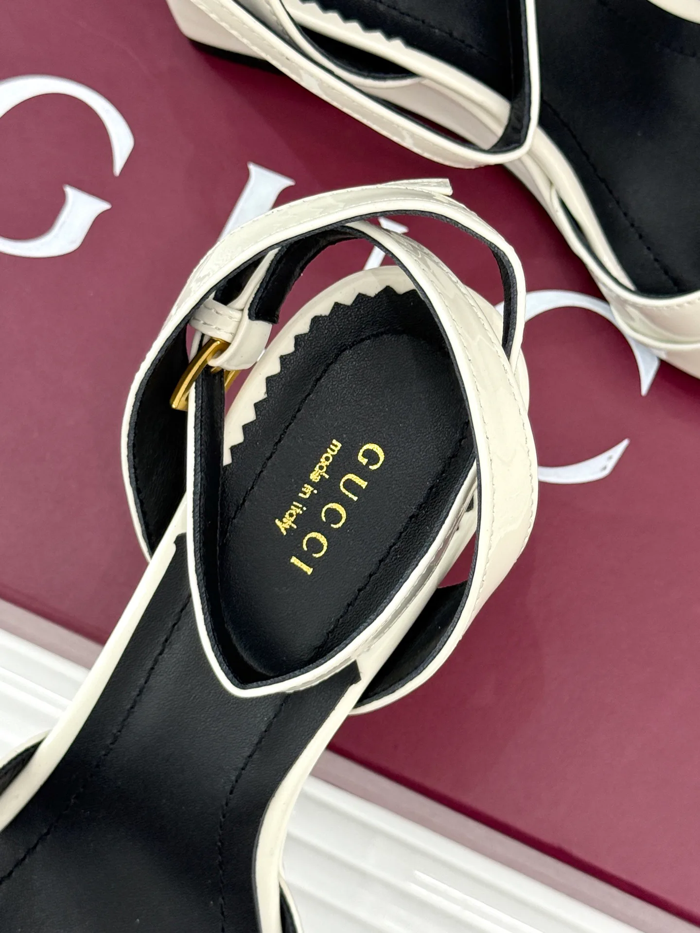 Women's Open-Toe Sandals GUCCI 18034497