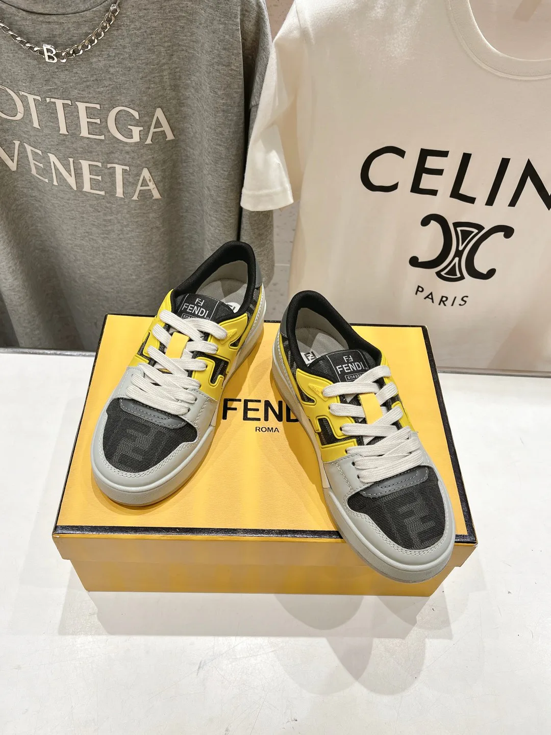 Women's Sneakers FENDI 17908439