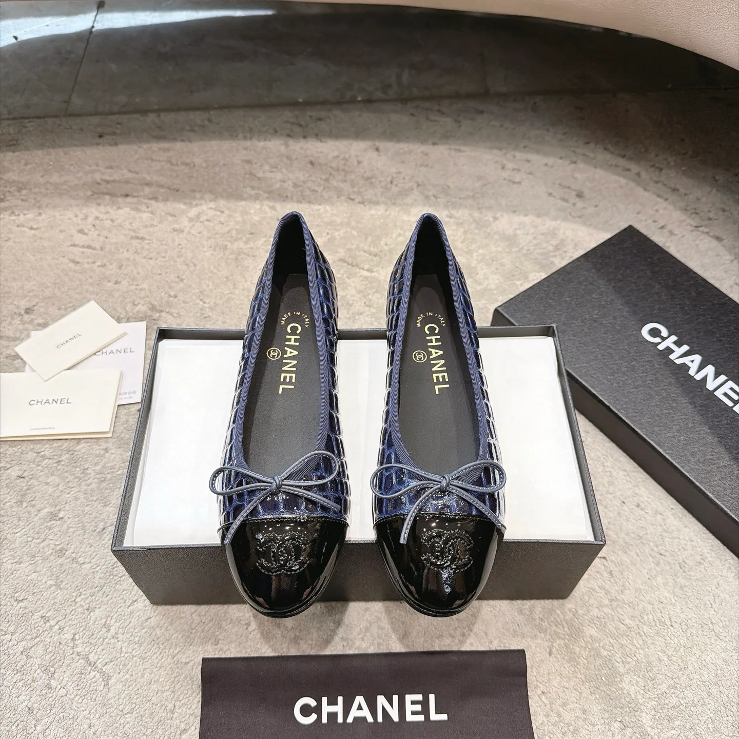 Women's Ballet Flats CHANEL 18323600