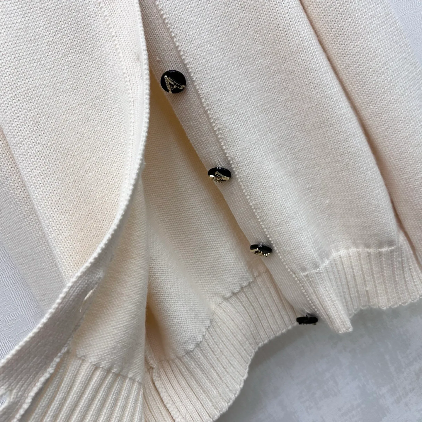 Women's Jumpers And Sweaters CHANEL 17612740