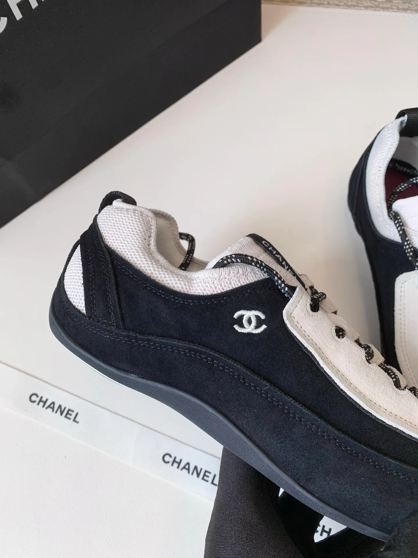 Women's Sneakers CHANEL 17989903