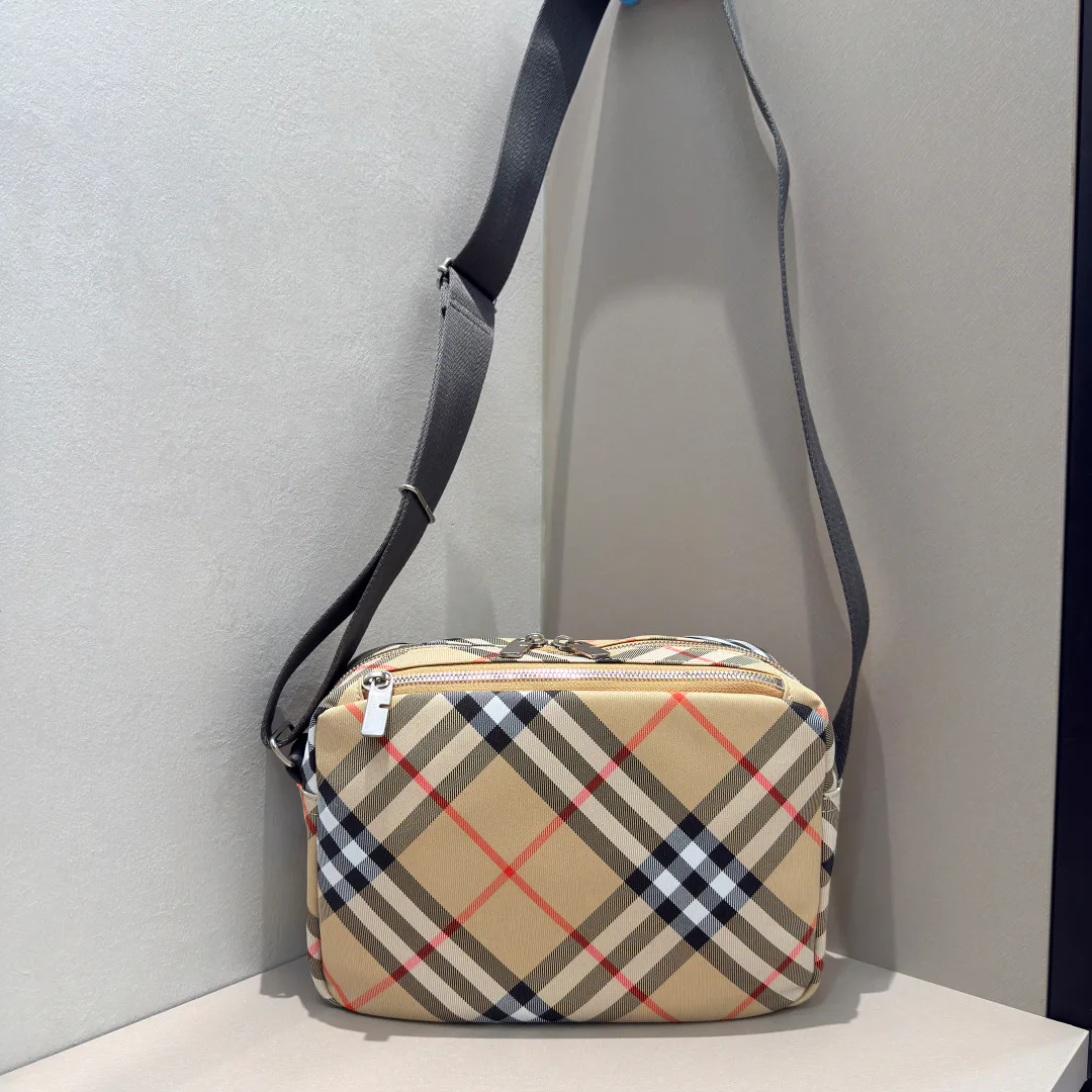 Women's Shoulder Bags BURBERRY 17949137