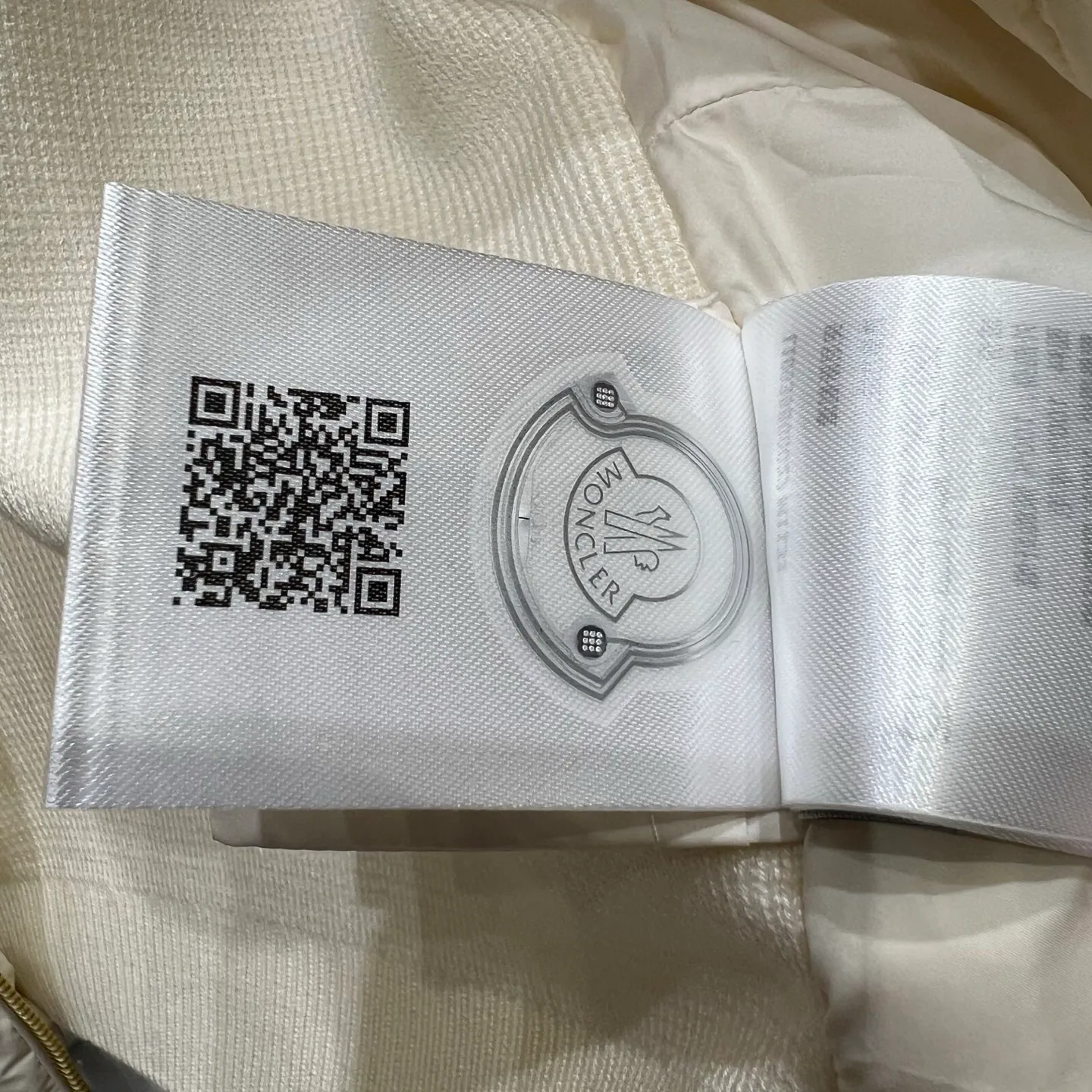 Women's Jackets And Down Jackets MONCLER 18106076