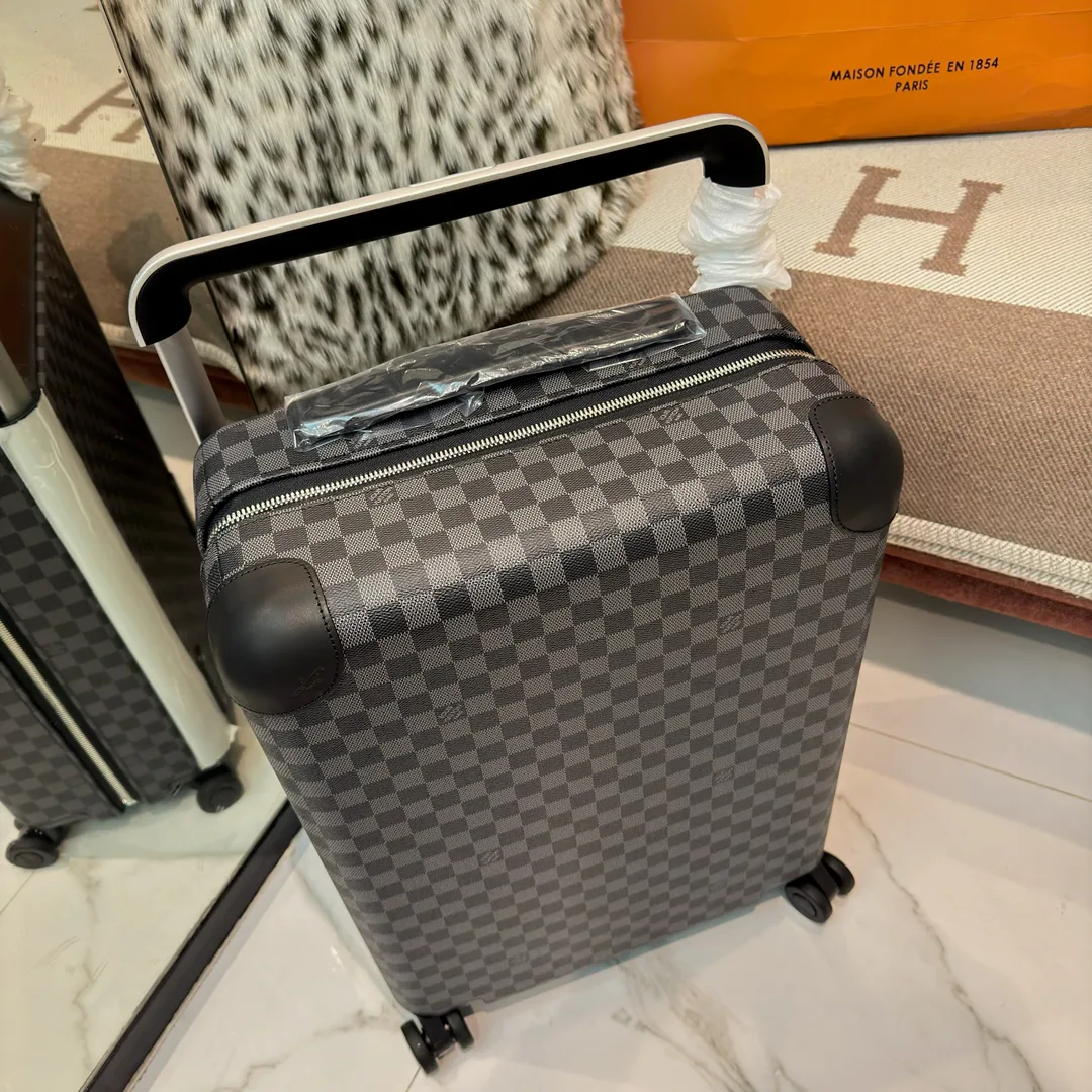 Suitcases LOUIS VUITTON 17675224