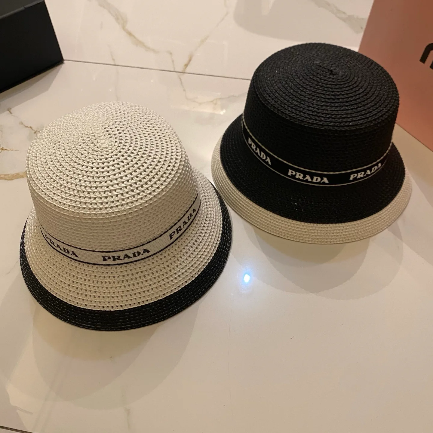 Hats PRADA 17498291