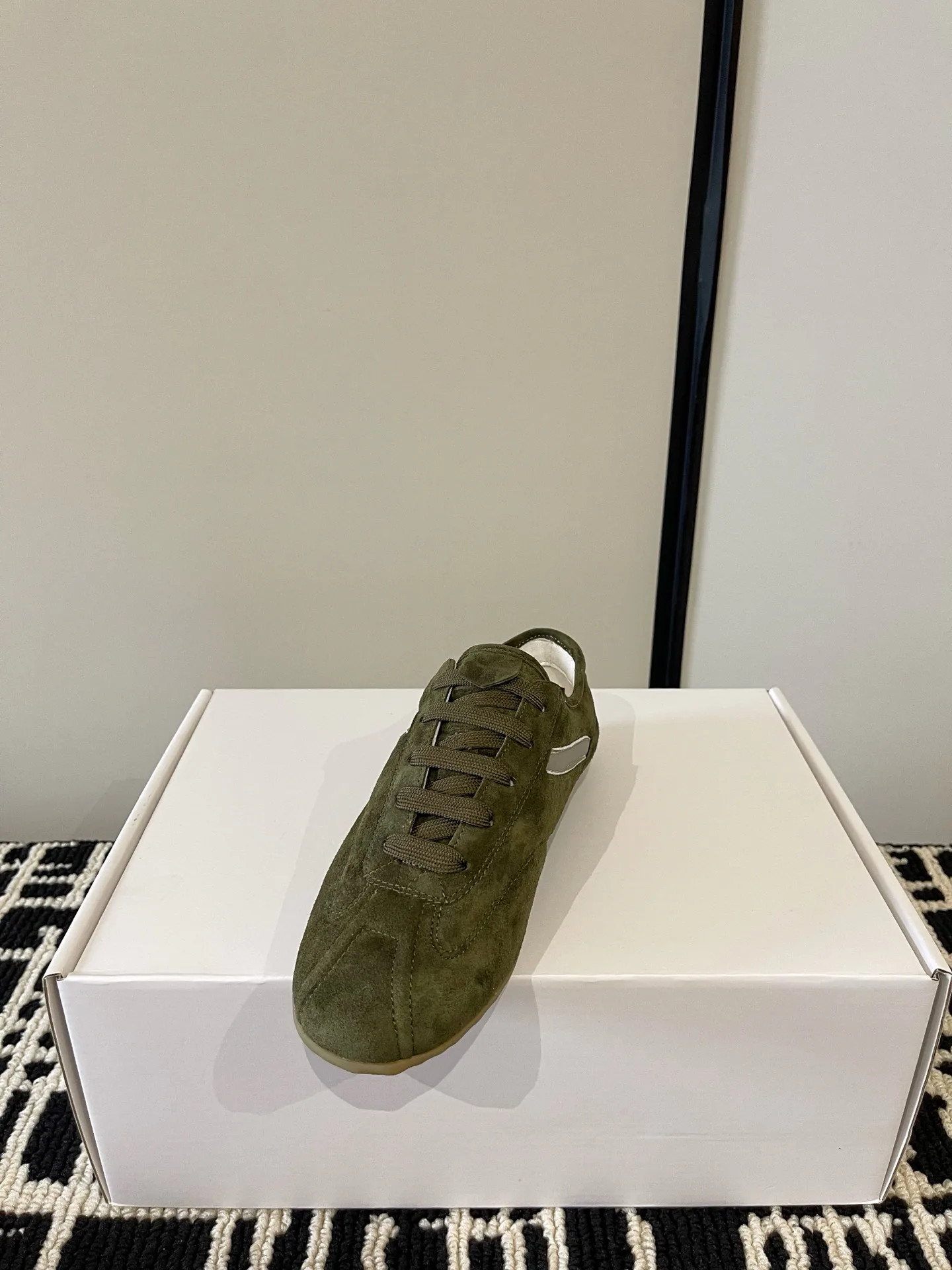 Women's Sneakers ALEXANDER MCQUEEN 18386247