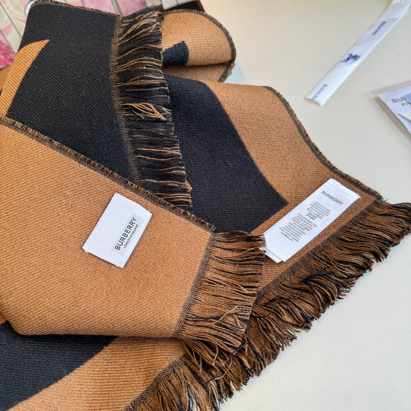 Scarves BURBERRY 18105565