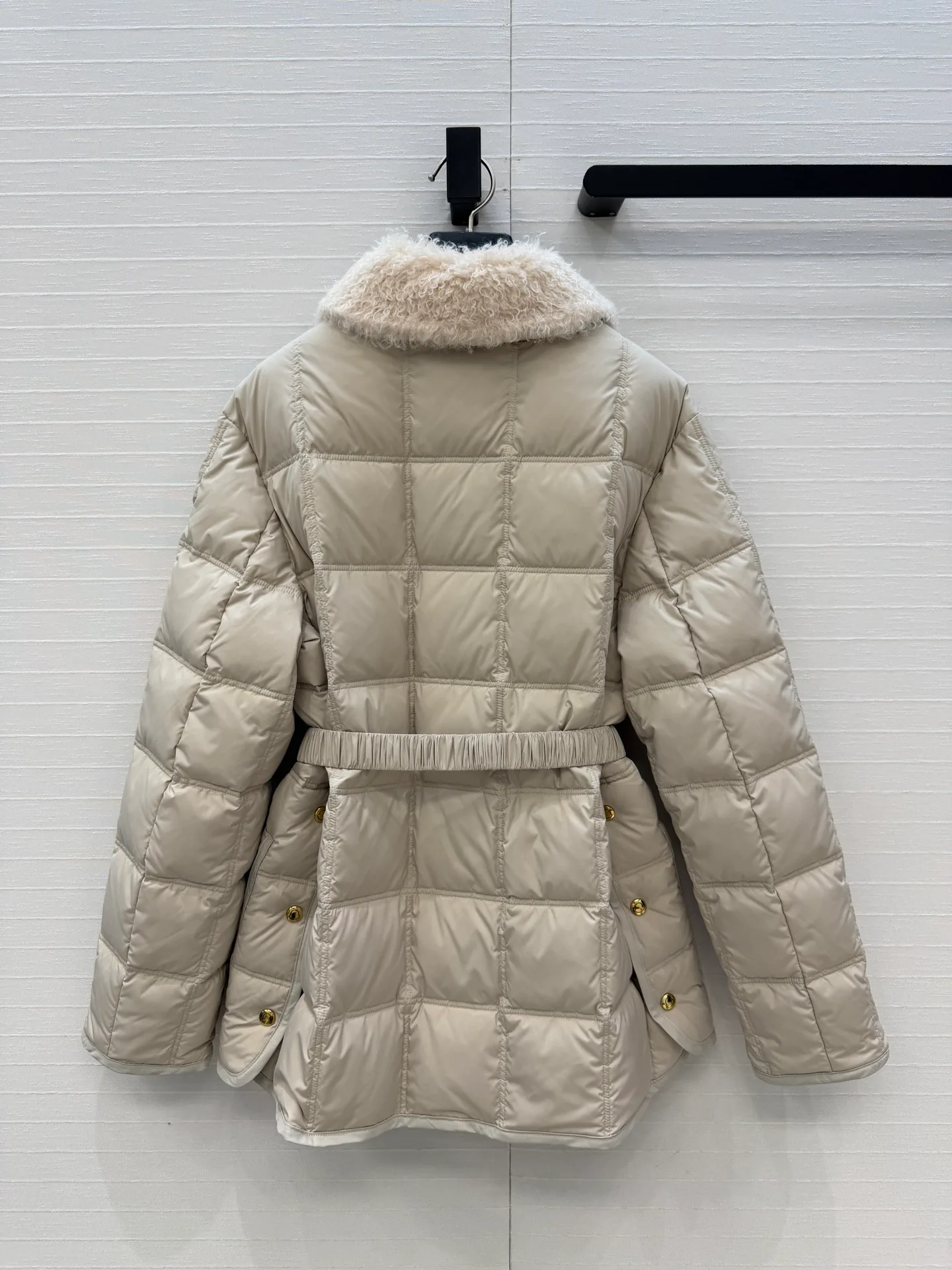 Women's Jackets And Down Jackets MONCLER 17944642