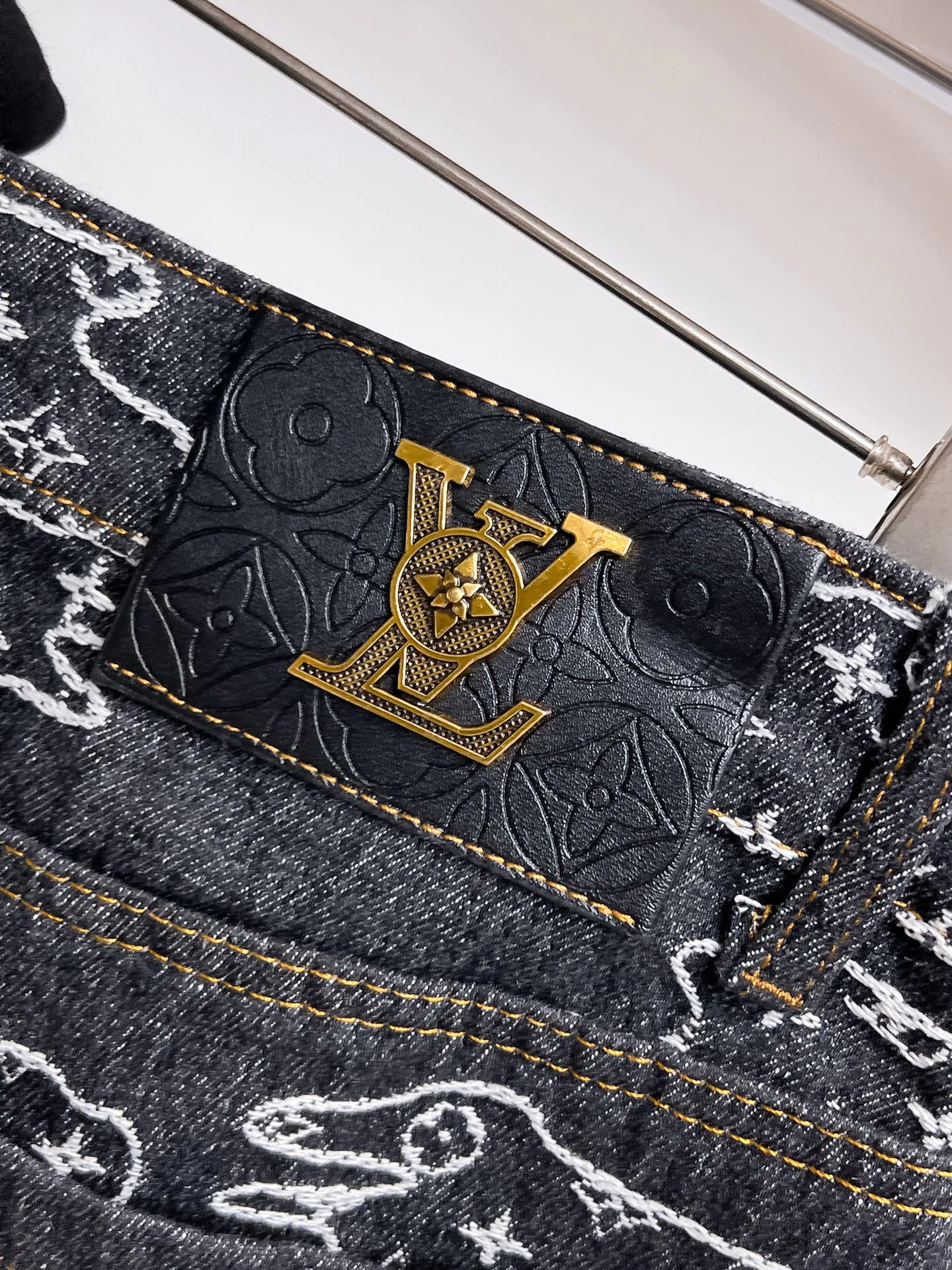 Men's Jeans LOUIS VUITTON 18345662