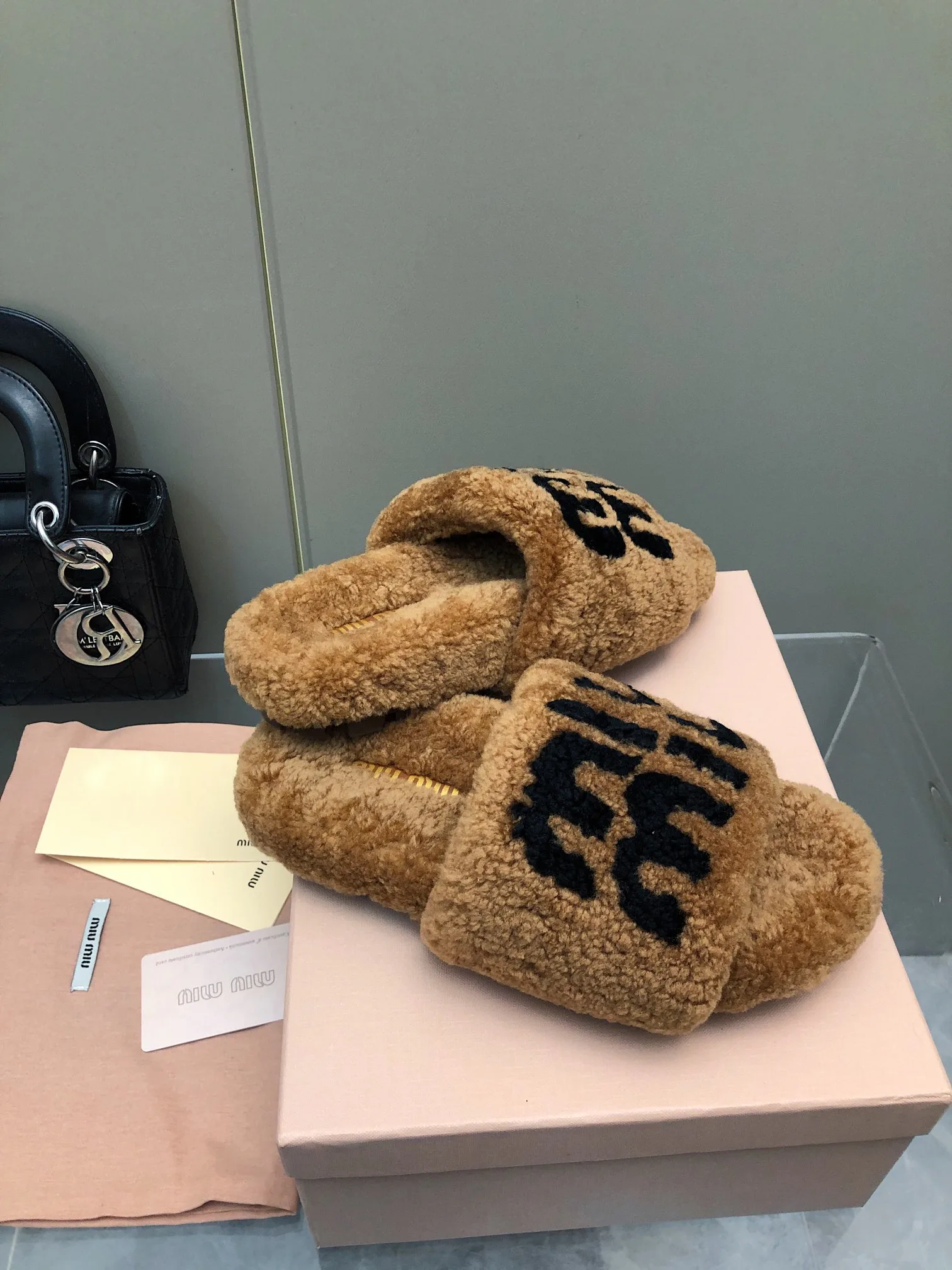 Women's Slippers MIU MIU 17906994