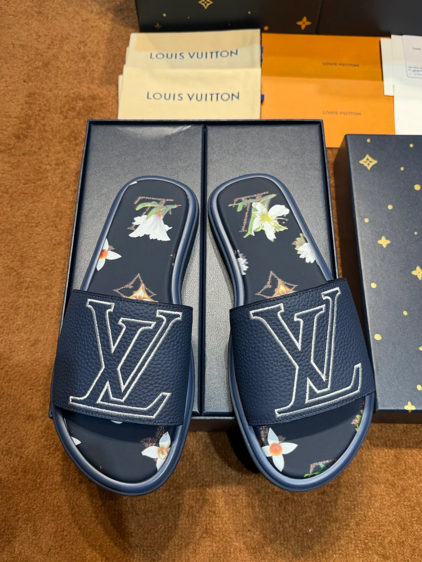 Women's Flip-Flops LOUIS VUITTON 17059503
