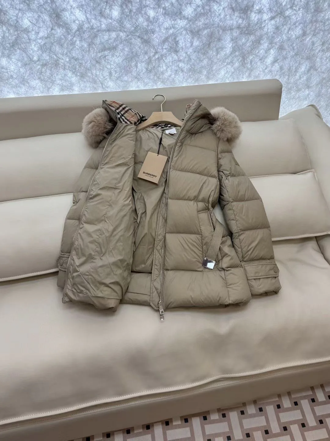 Women's Jackets And Down Jackets BURBERRY 18043117