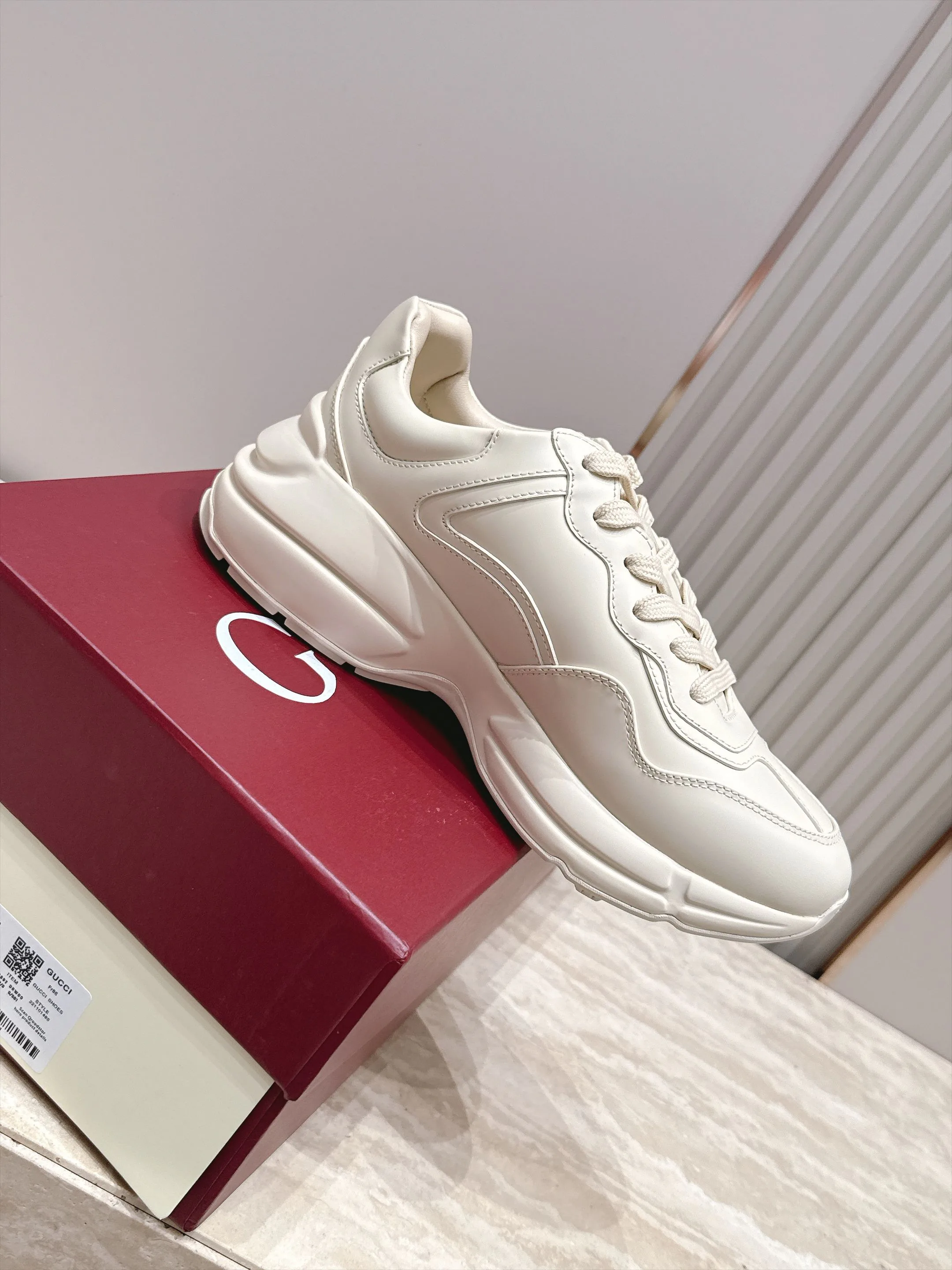 Women's Sneakers GUCCI 18025258