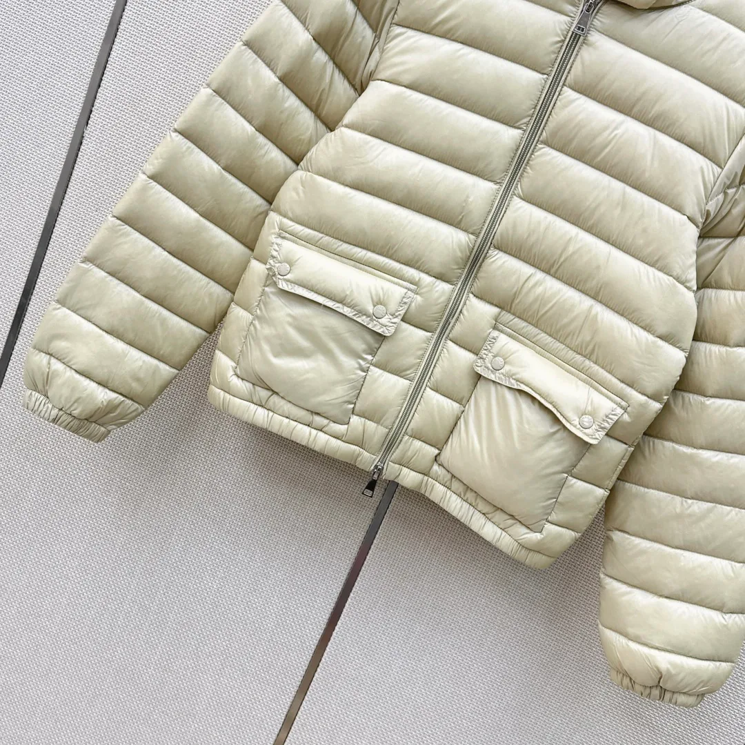 Women's Jackets And Down Jackets MONCLER 18094490