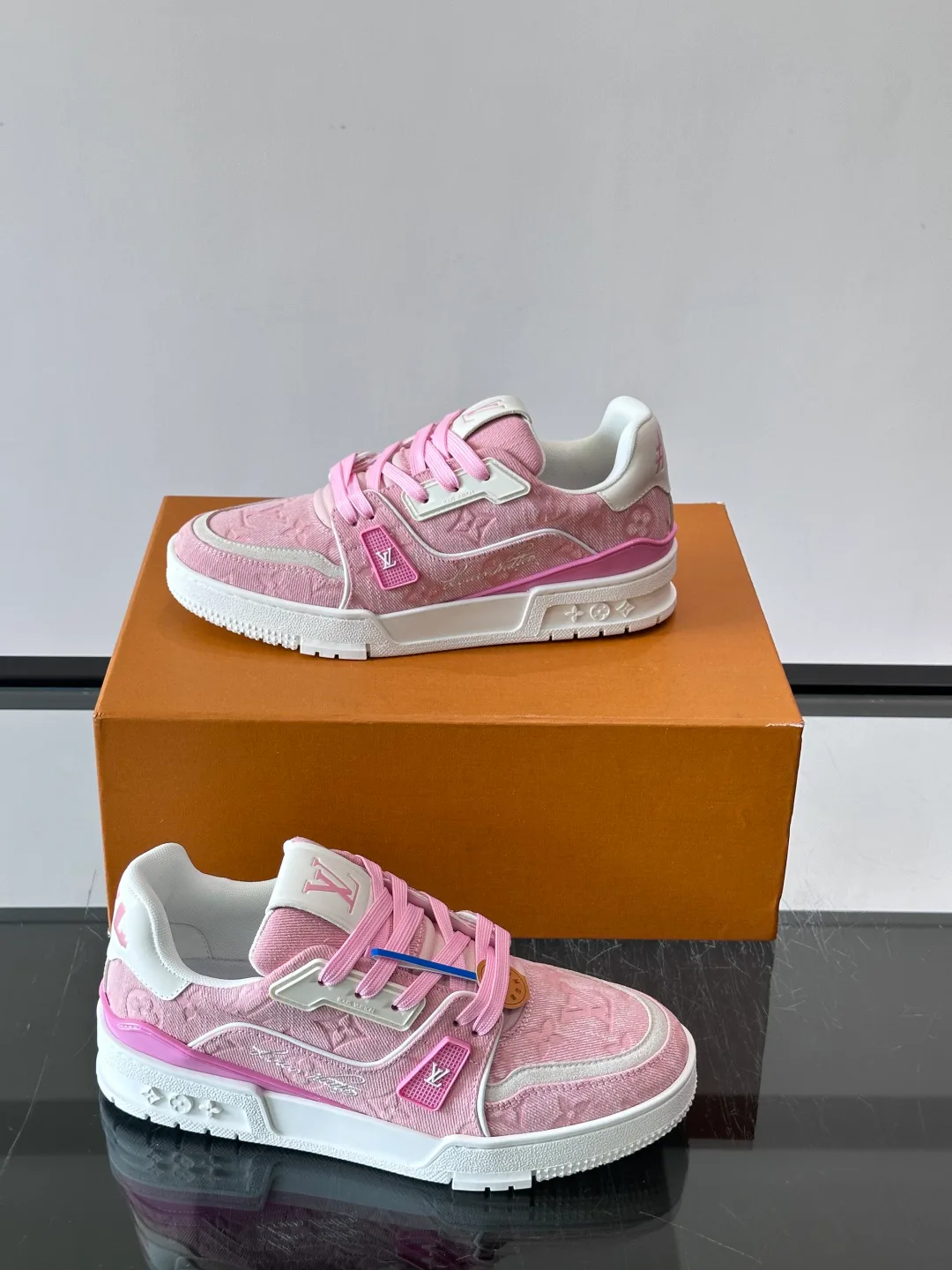 Men's Sneakers LOUIS VUITTON 17638791