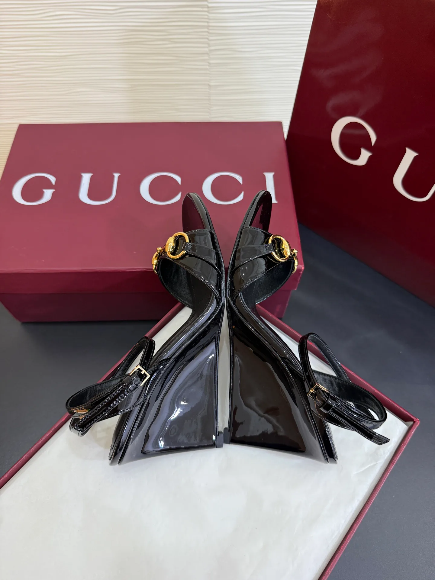 Women's Open-Toe Sandals GUCCI 18071139