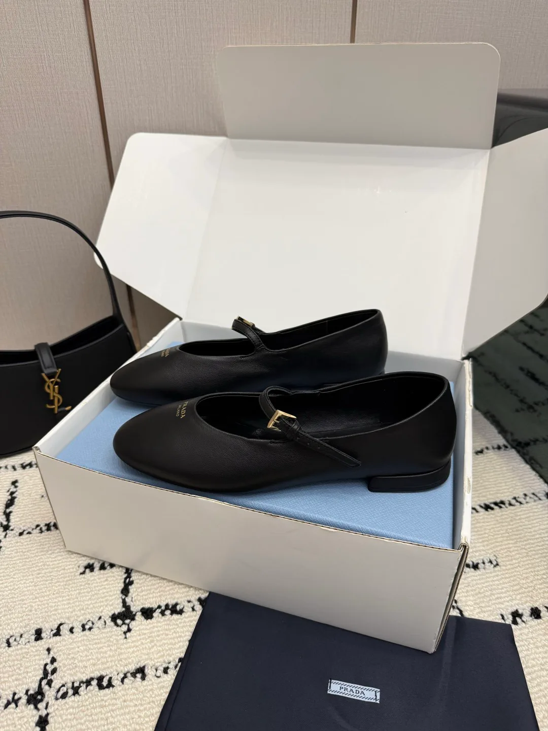 Women's Ballet Flats PRADA 17818068