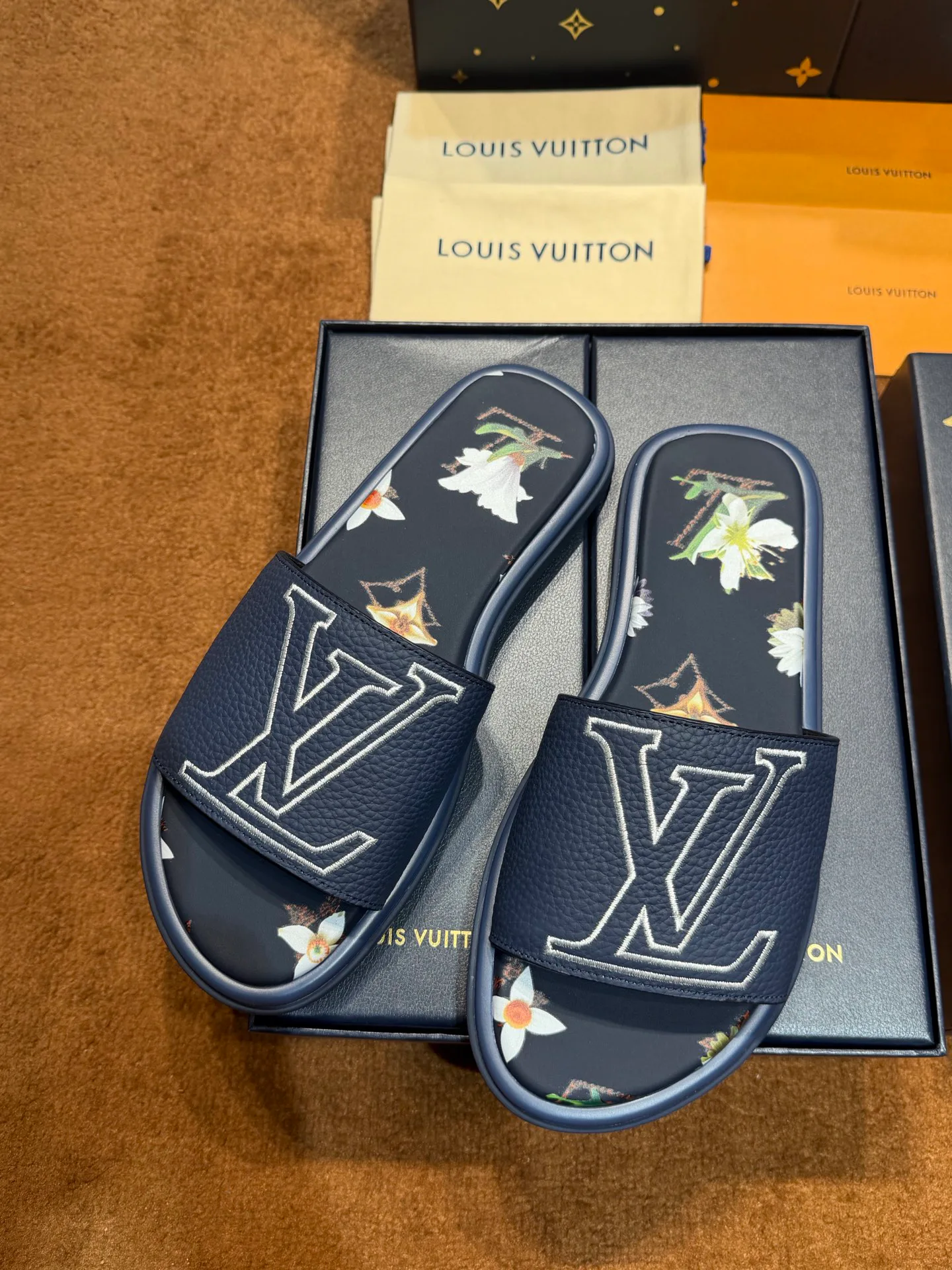 Women's Flip-Flops LOUIS VUITTON 17059503