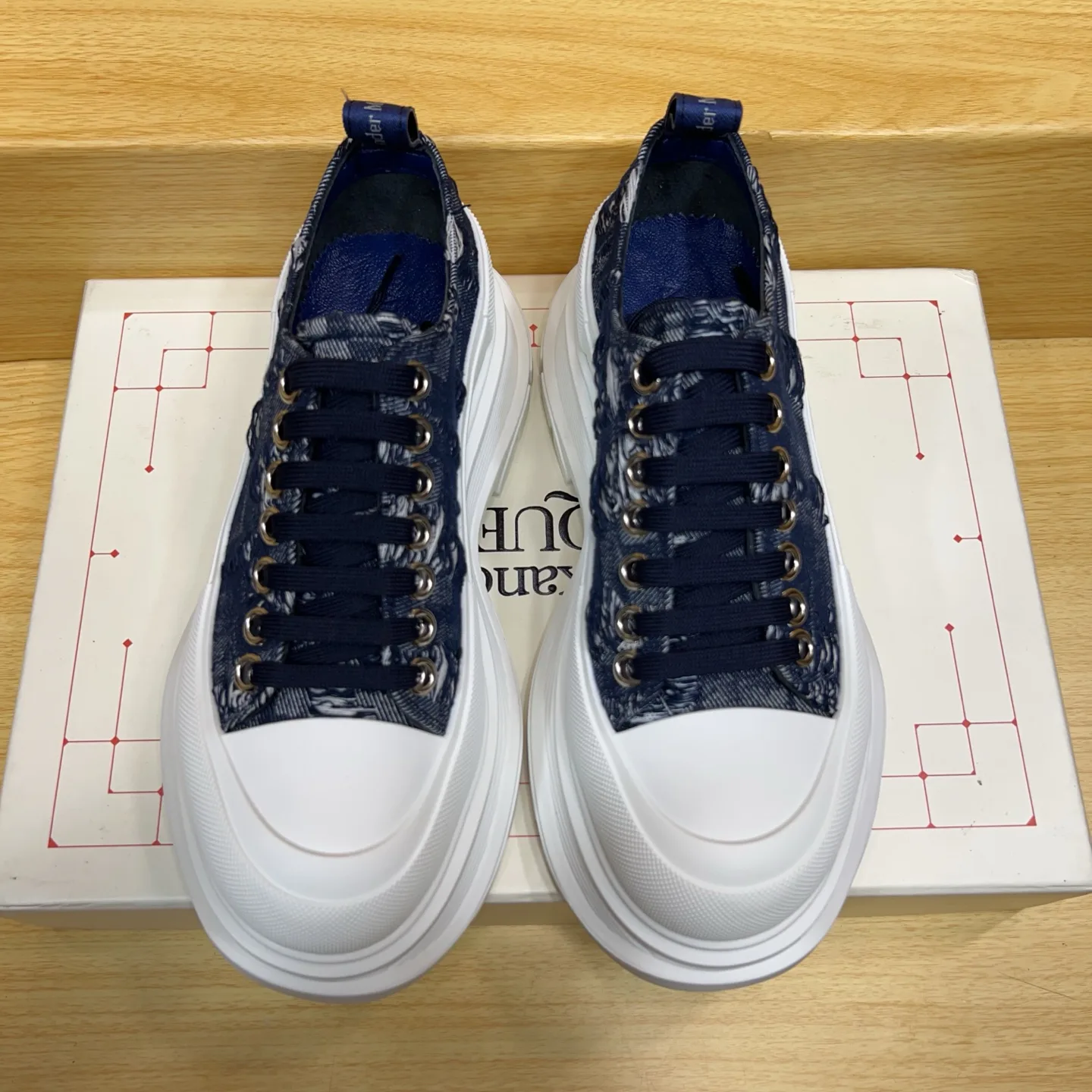 Women's Sneakers ALEXANDER MCQUEEN 17545304