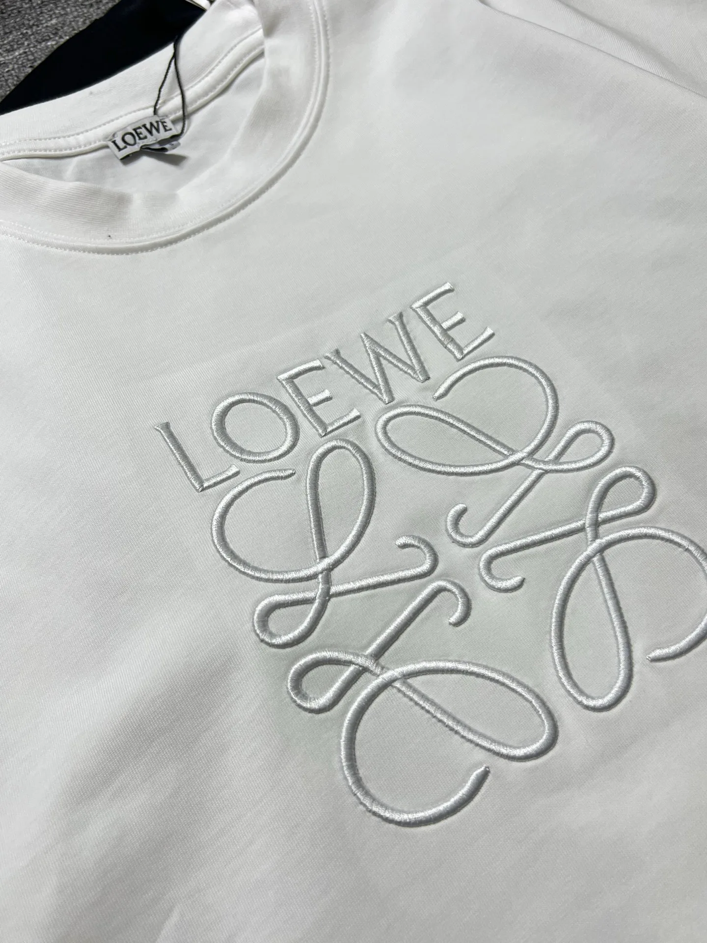 Women's T-Shirts LOEWE 18182463