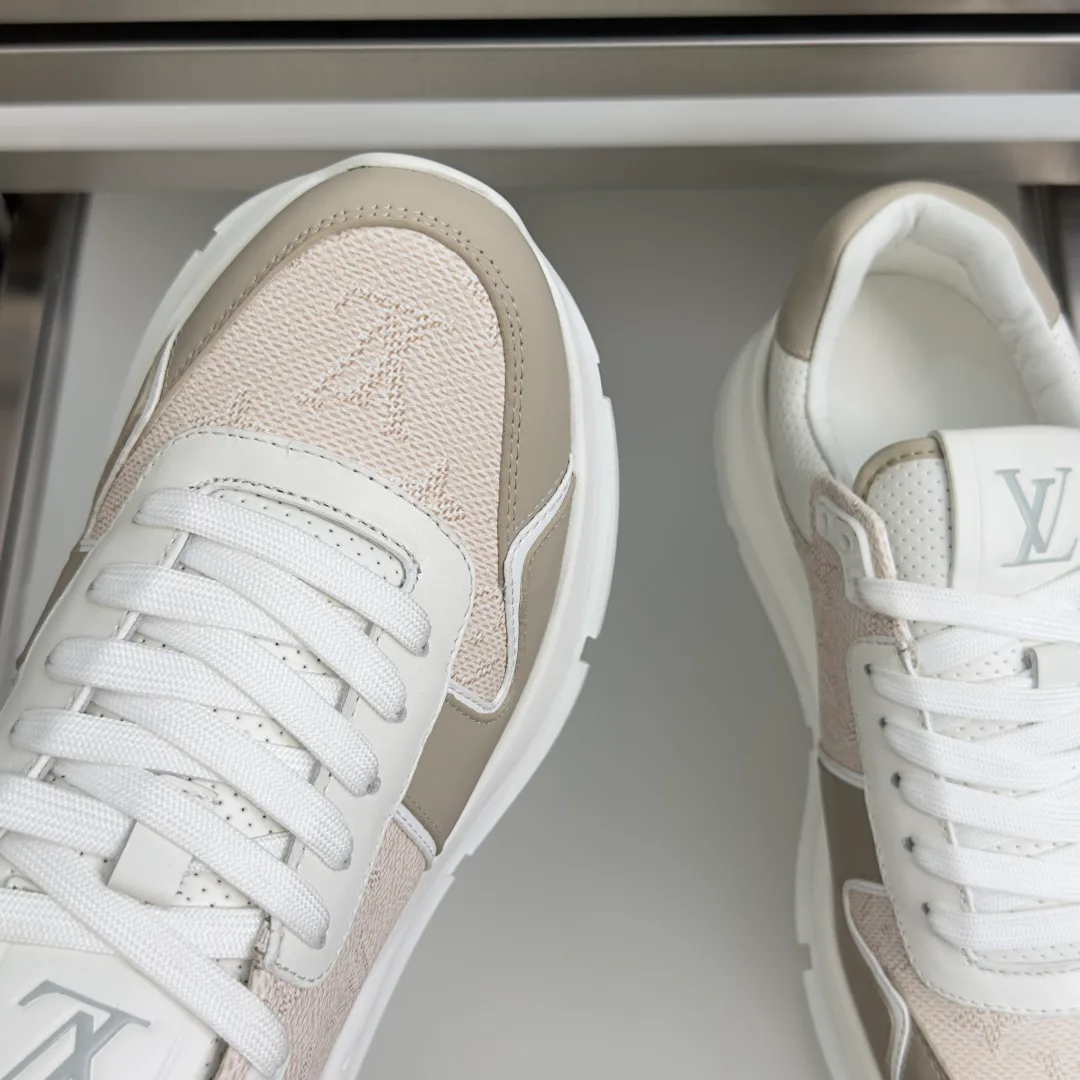 Men's Sneakers LOUIS VUITTON 17950800