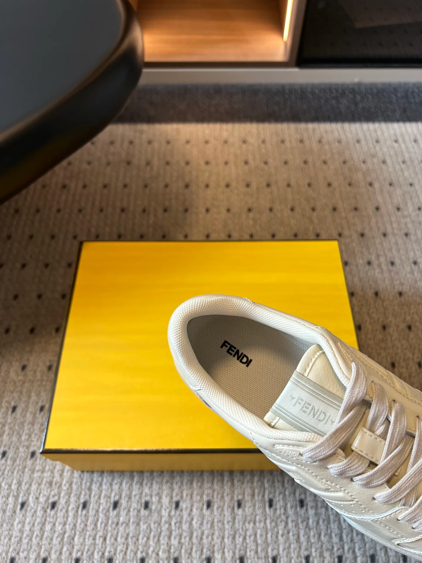 Women's Sneakers FENDI 18121018
