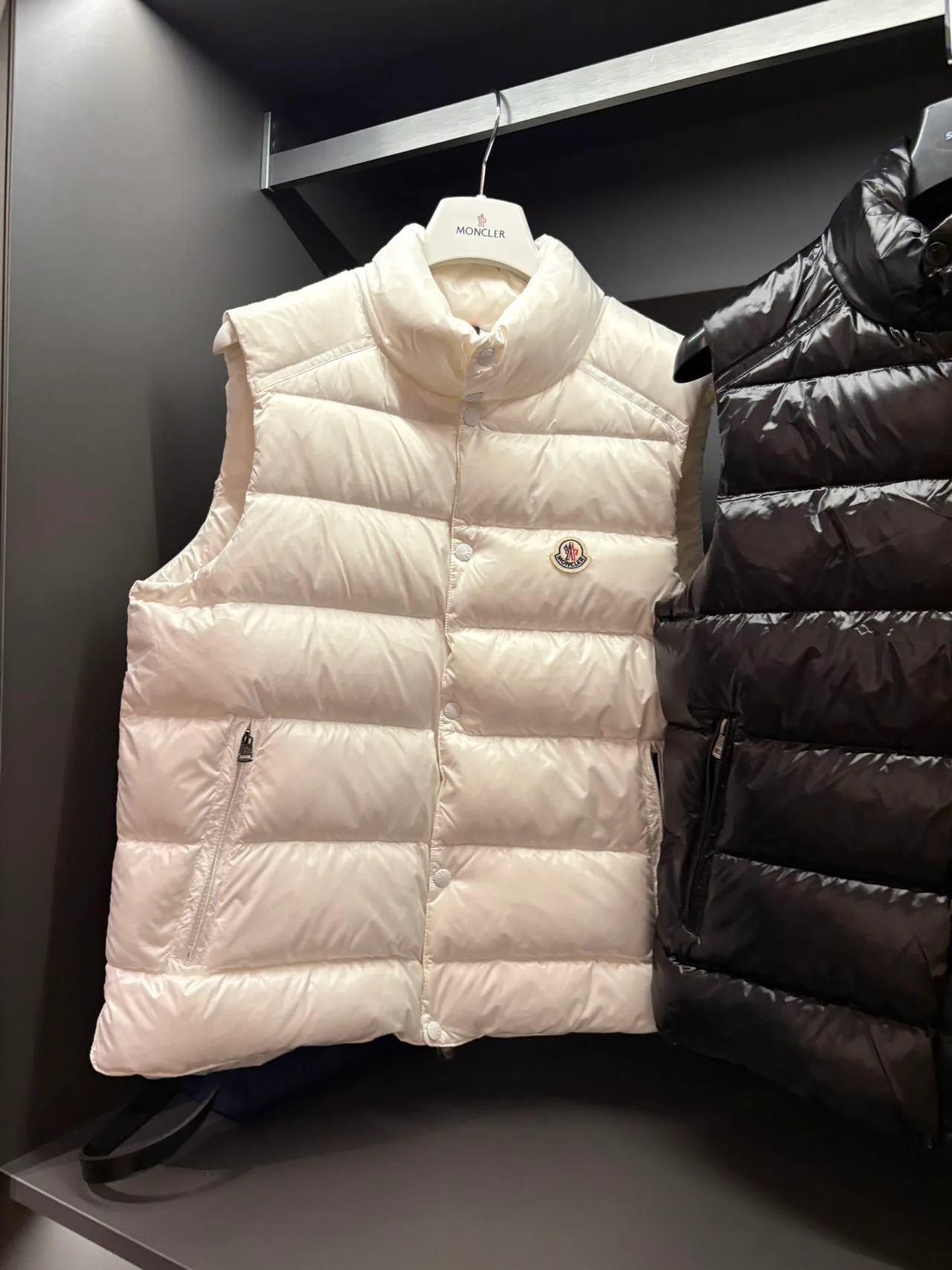 Men's Vests MONCLER 18110992