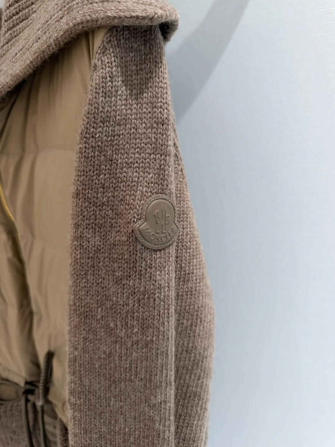 Women's Jackets And Down Jackets MONCLER 18439965